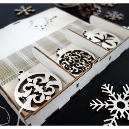 Decoratiuni pentru pomul de Craciun, setul contine 18 piese